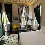 No16 Ada Hotel Prinseneilanden