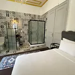 No16 Ada Hotel Prinseneilanden