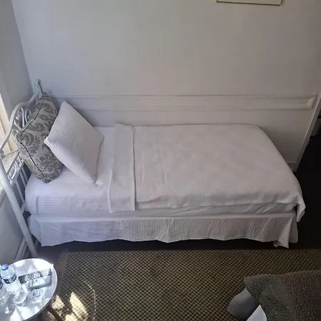 No16 Ada Hotel Prinseneilanden